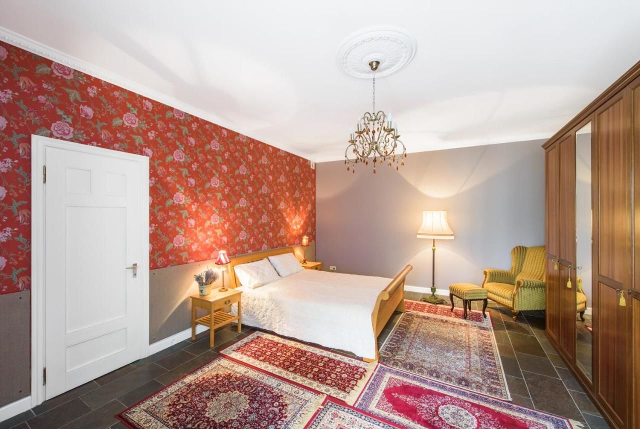 Отели типа «постель и завтрак» The Secret Garden Boutique B&B Вильнюс-13