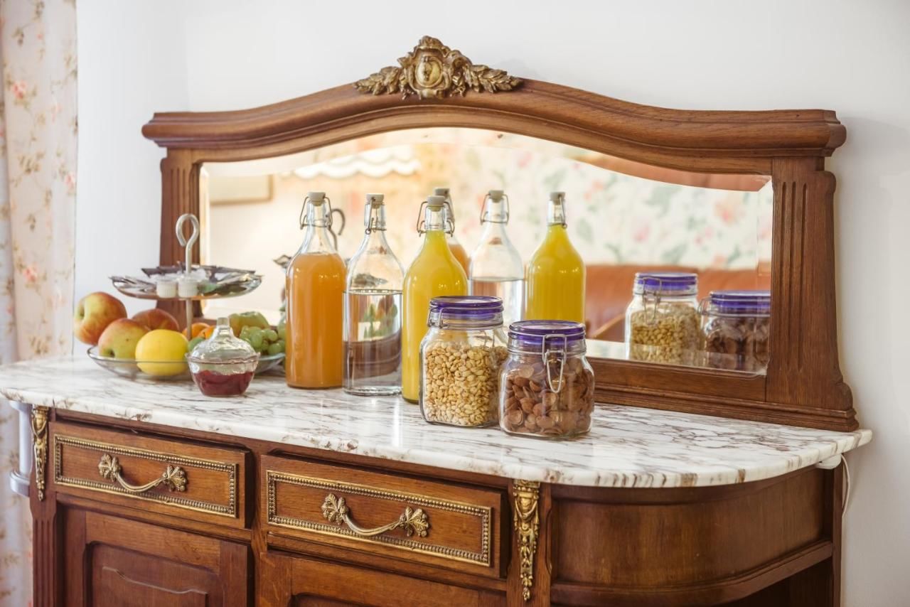 Отели типа «постель и завтрак» The Secret Garden Boutique B&B Вильнюс-22