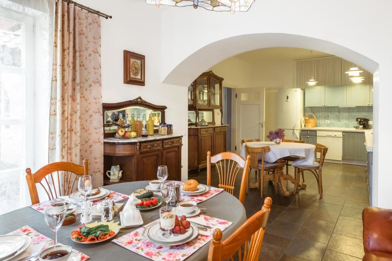 Отели типа «постель и завтрак» The Secret Garden Boutique B&B Вильнюс-24