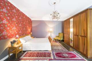 Отели типа «постель и завтрак» The Secret Garden Boutique B&B Вильнюс Роскошный люкс-12